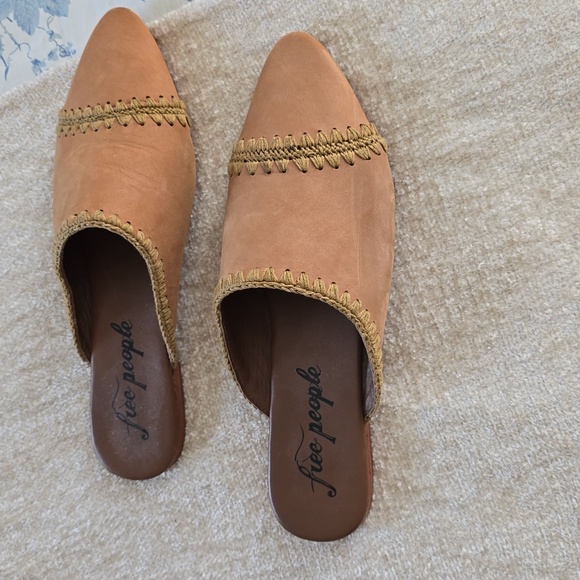 Mules - Picture 2 of 3